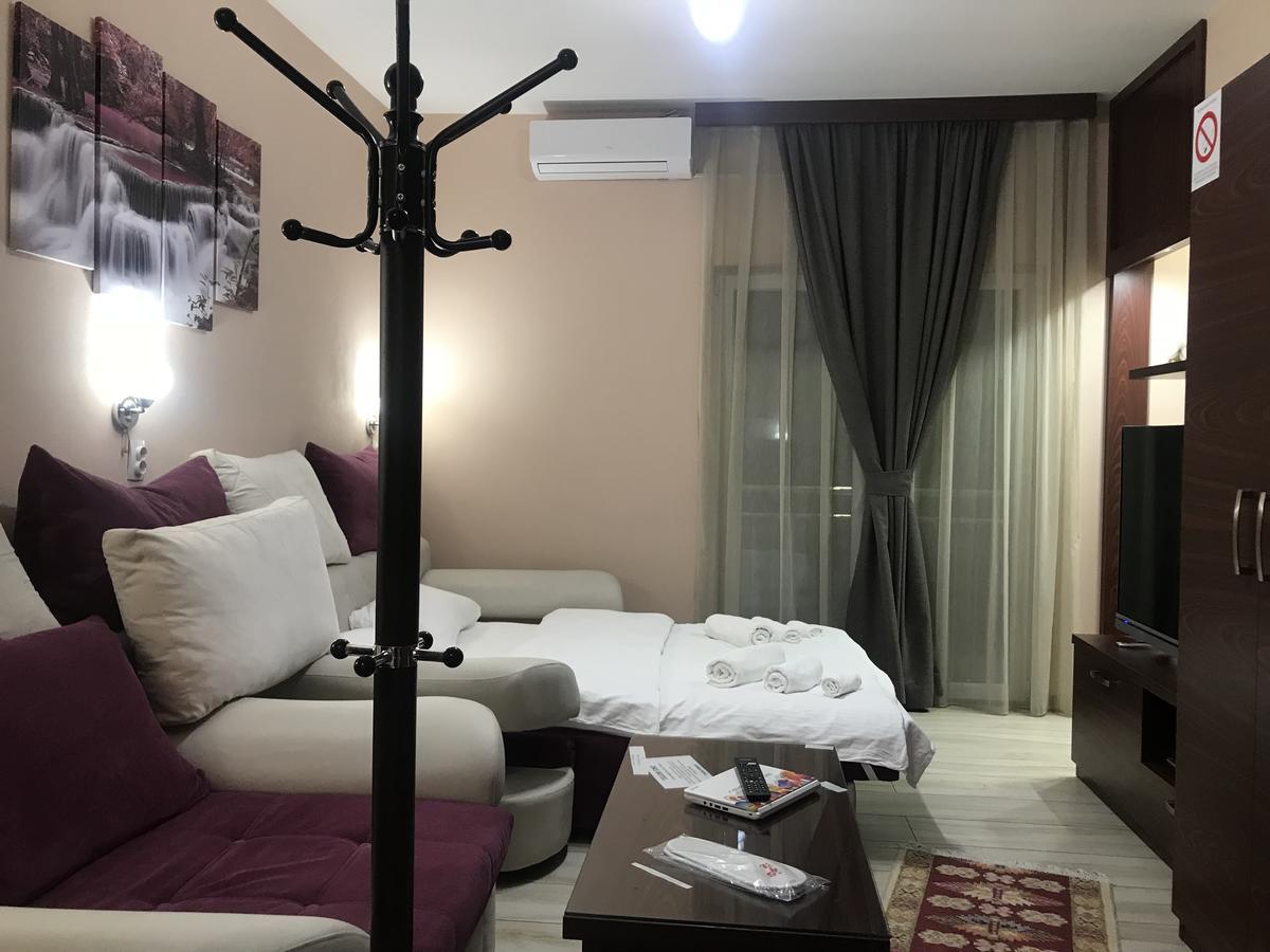 Prenociste Dm5 Acomodação com café da manhã Novi Pazar Exterior foto